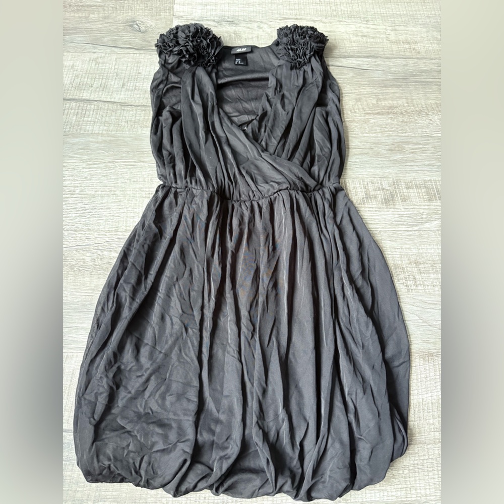 H&M black bubble hem dress flower shoulders floral fairy lightweight night fun